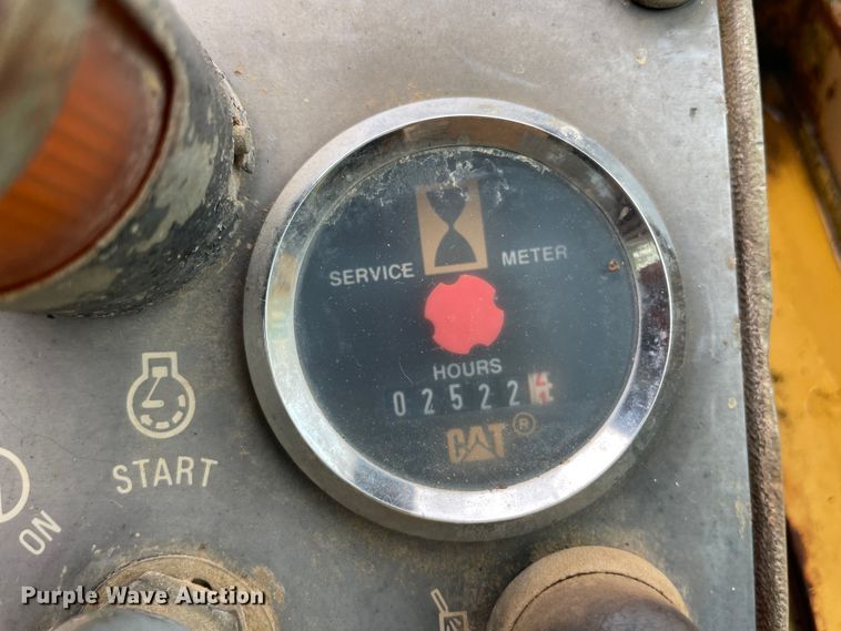 image for item IC9326 1990 Caterpillar 963  track loader