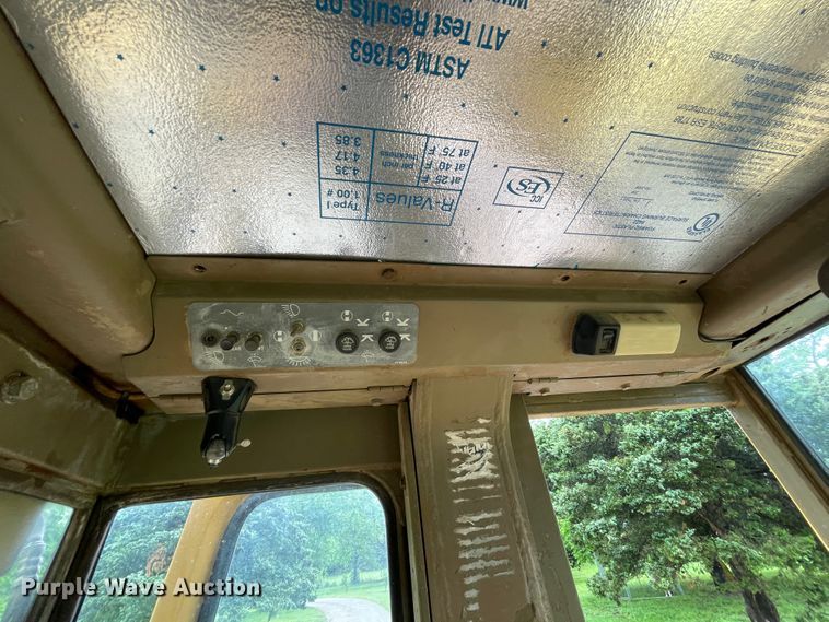 image for item IC9326 1990 Caterpillar 963  track loader