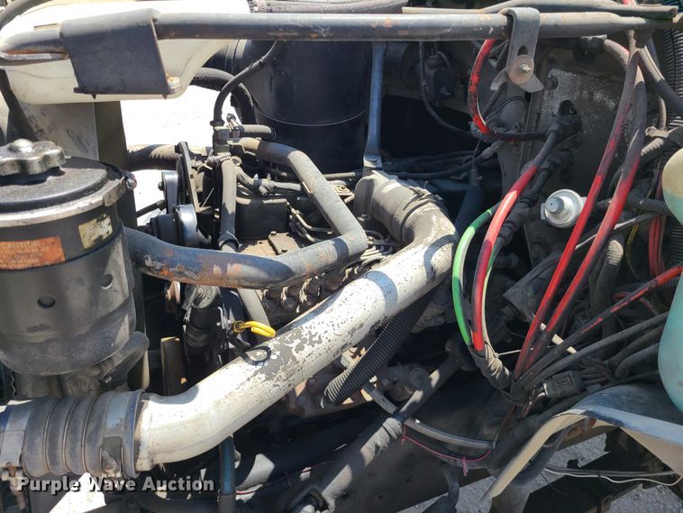 image for item IC9774 1995 Ford F800  flatbed truck