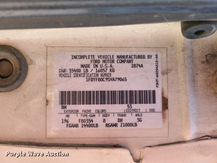 image for item IC9774 1995 Ford F800  flatbed truck