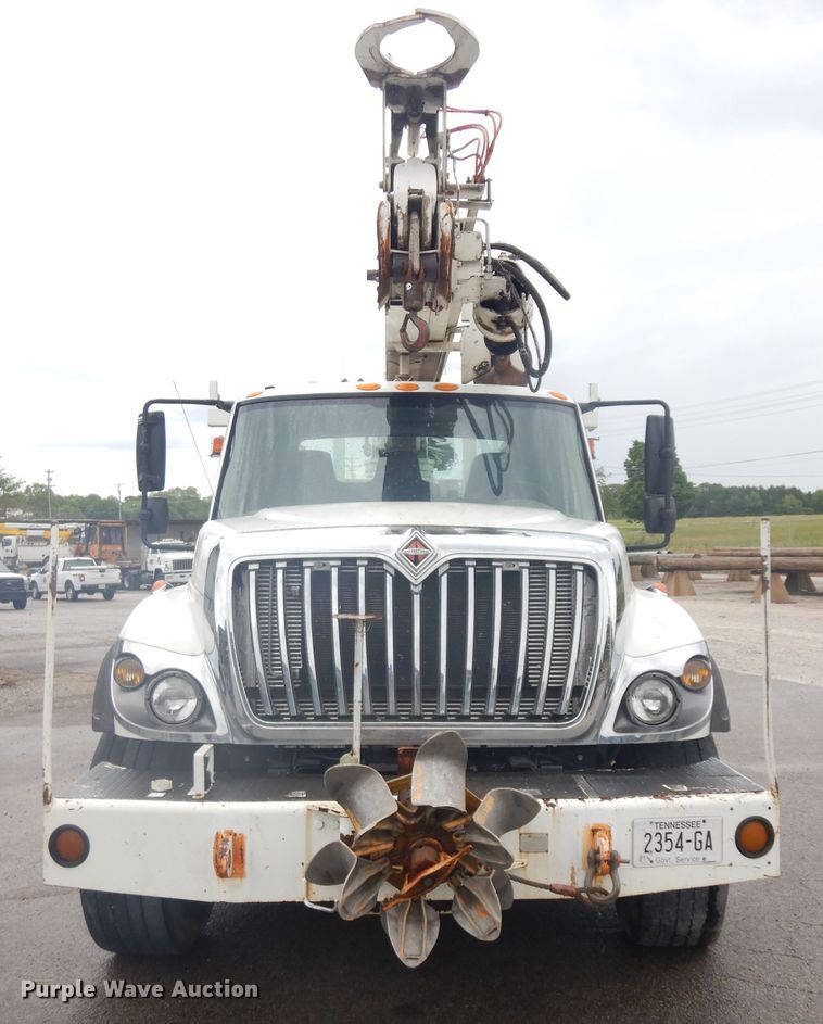 image for item ID9895 2010 International WorkStar 7300  digger derrick truck