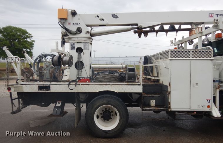 image for item ID9895 2010 International WorkStar 7300  digger derrick truck