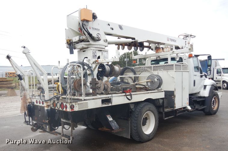 image for item ID9895 2010 International WorkStar 7300  digger derrick truck