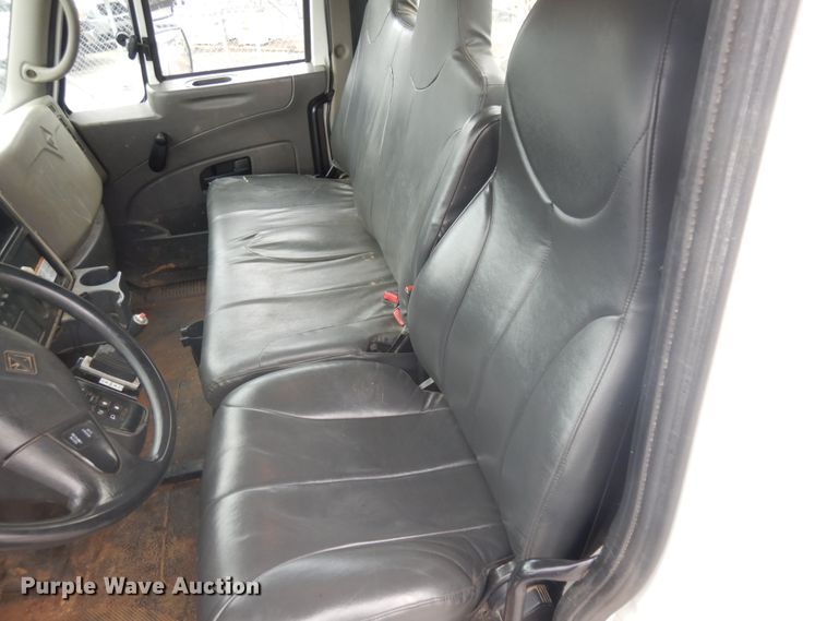 image for item ID9895 2010 International WorkStar 7300  digger derrick truck