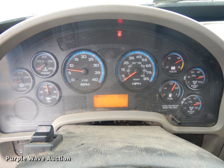 image for item ID9895 2010 International WorkStar 7300  digger derrick truck