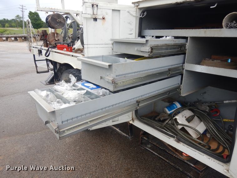 image for item ID9895 2010 International WorkStar 7300  digger derrick truck