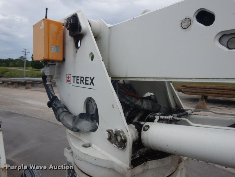 image for item ID9895 2010 International WorkStar 7300  digger derrick truck