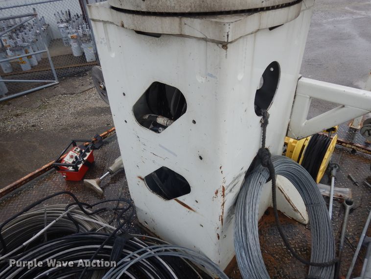 image for item ID9895 2010 International WorkStar 7300  digger derrick truck