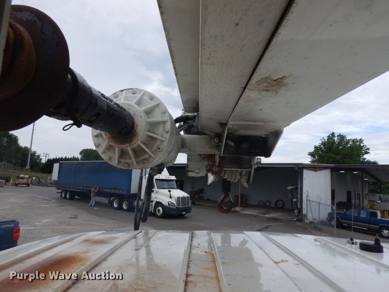 image for item ID9895 2010 International WorkStar 7300  digger derrick truck