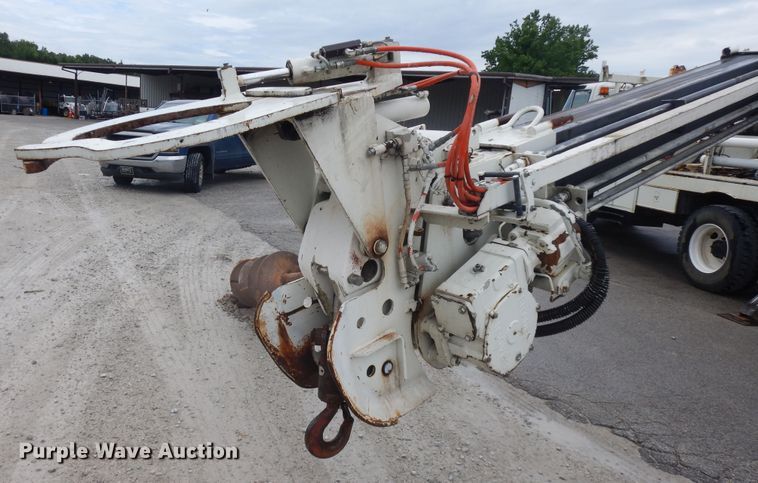 image for item ID9895 2010 International WorkStar 7300  digger derrick truck