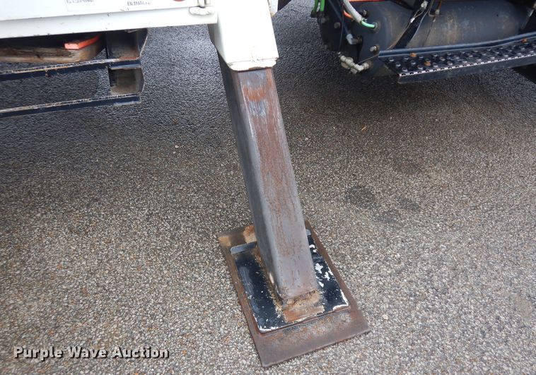 image for item ID9895 2010 International WorkStar 7300  digger derrick truck