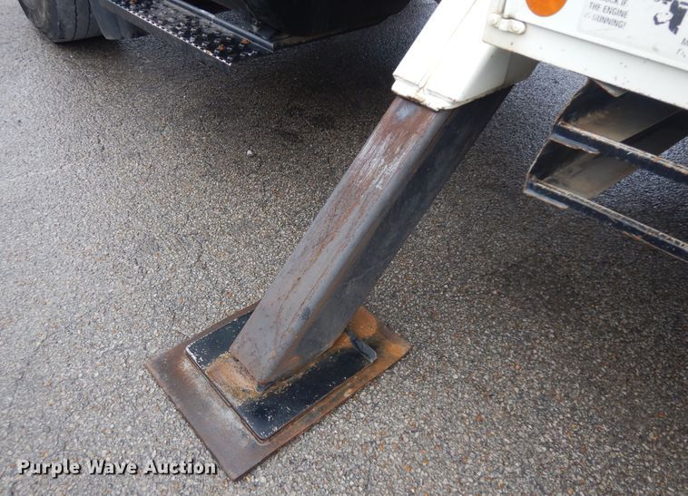 image for item ID9895 2010 International WorkStar 7300  digger derrick truck