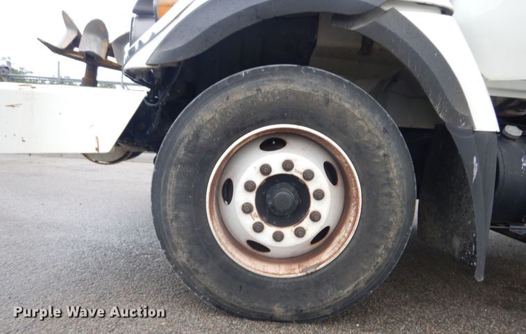 image for item ID9895 2010 International WorkStar 7300  digger derrick truck