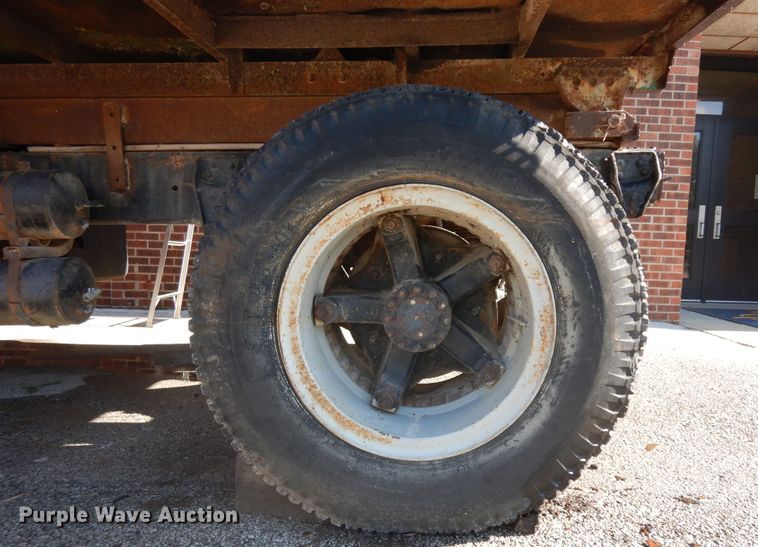 image for item ID9945 1974 GMC 6500  dump truck