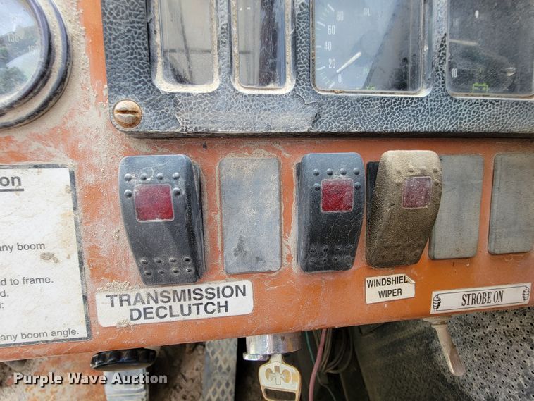 image for item IF9771 2000 Lull 844  telehandler