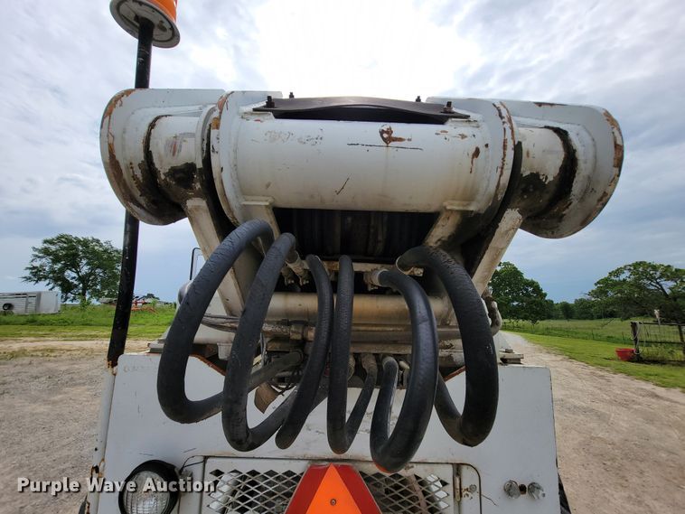 image for item IF9771 2000 Lull 844  telehandler
