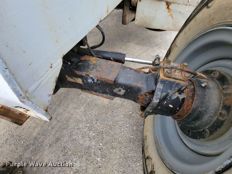 image for item IF9771 2000 Lull 844  telehandler