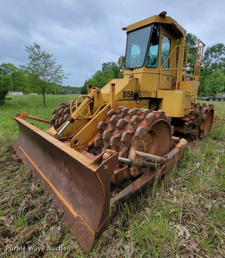 image for item IF9800 1994 Caterpillar 815B  soil compactor