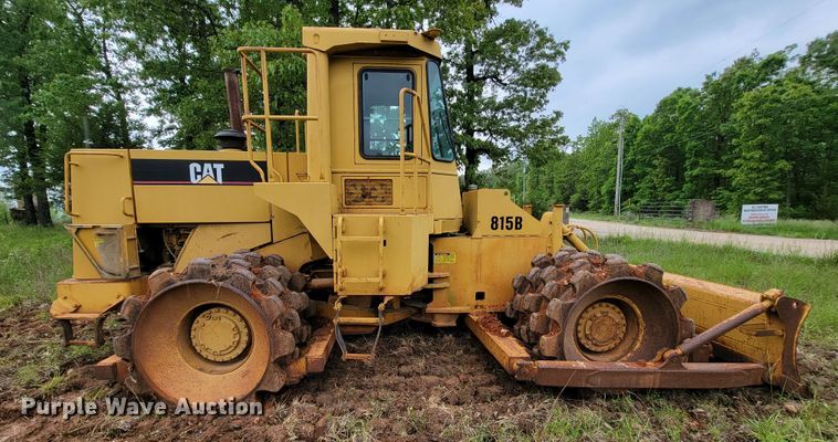 image for item IF9800 1994 Caterpillar 815B  soil compactor