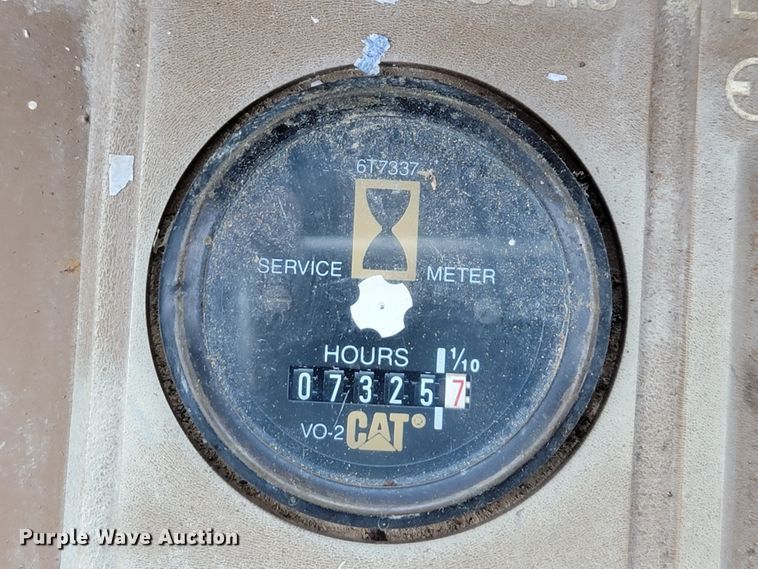 image for item IF9800 1994 Caterpillar 815B  soil compactor