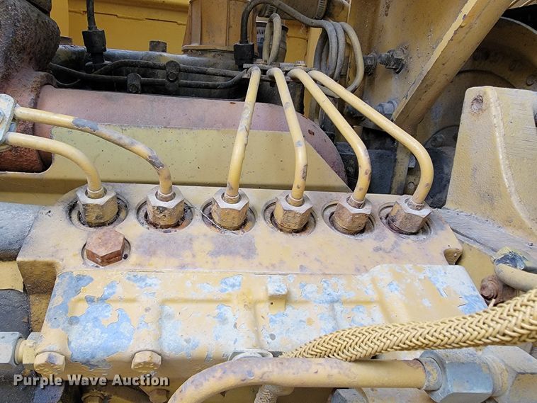 image for item IF9800 1994 Caterpillar 815B  soil compactor