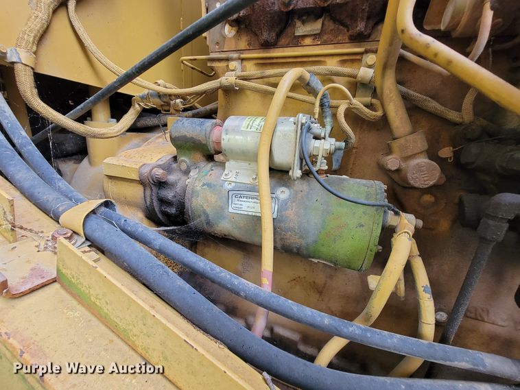 image for item IF9800 1994 Caterpillar 815B  soil compactor