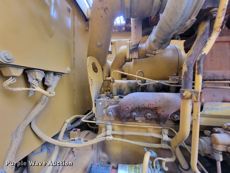 image for item IF9800 1994 Caterpillar 815B  soil compactor