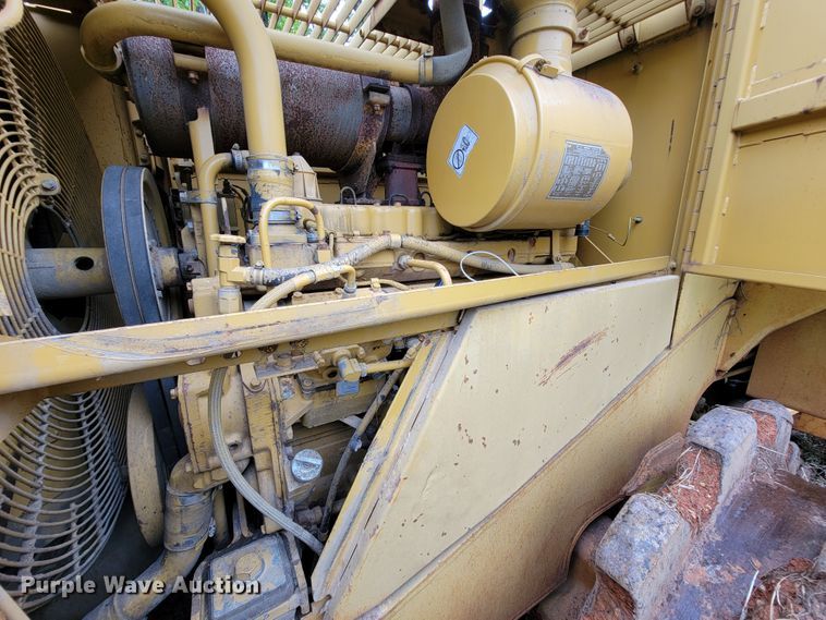 image for item IF9800 1994 Caterpillar 815B  soil compactor