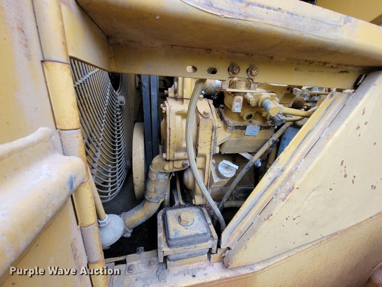 image for item IF9800 1994 Caterpillar 815B  soil compactor