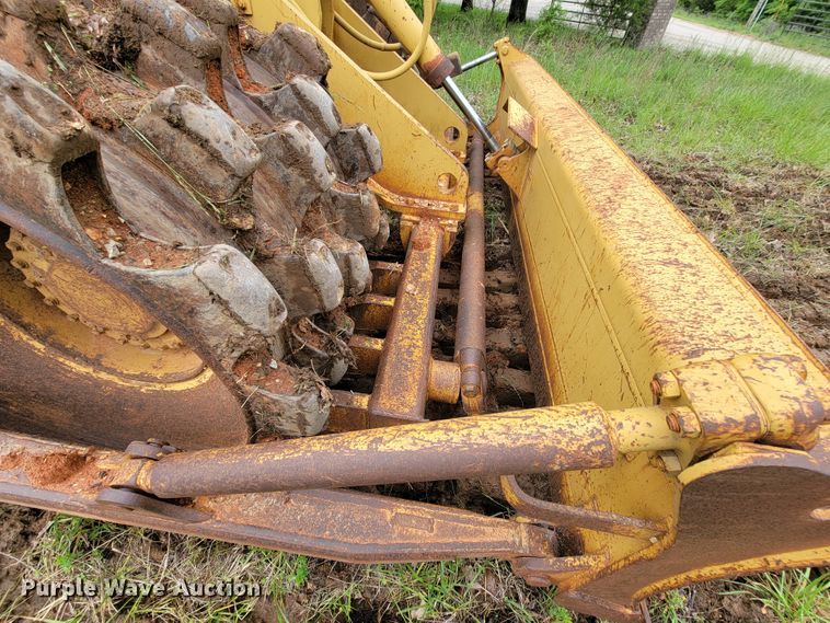 image for item IF9800 1994 Caterpillar 815B  soil compactor