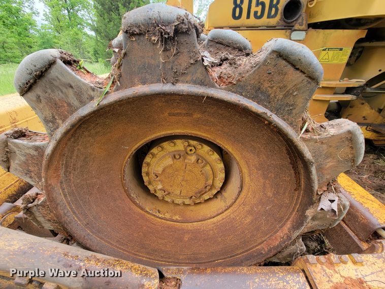 image for item IF9800 1994 Caterpillar 815B  soil compactor