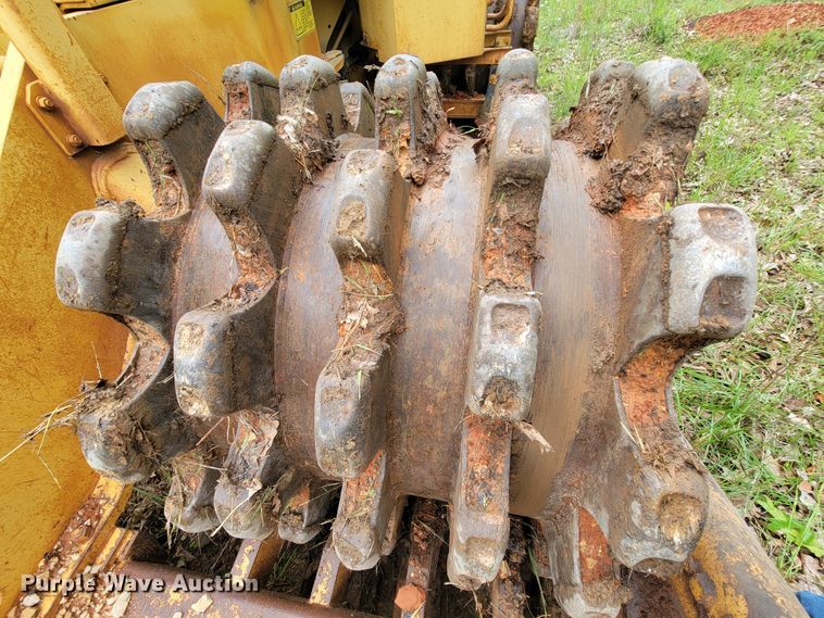 image for item IF9800 1994 Caterpillar 815B  soil compactor