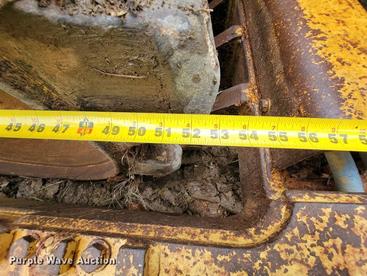 image for item IF9800 1994 Caterpillar 815B  soil compactor
