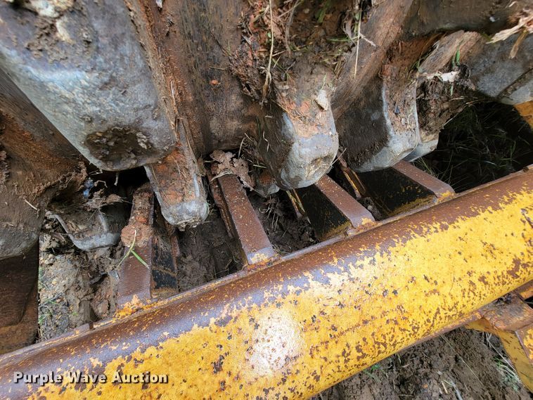 image for item IF9800 1994 Caterpillar 815B  soil compactor