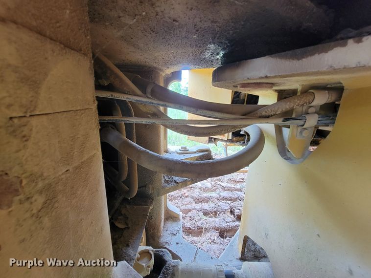 image for item IF9800 1994 Caterpillar 815B  soil compactor