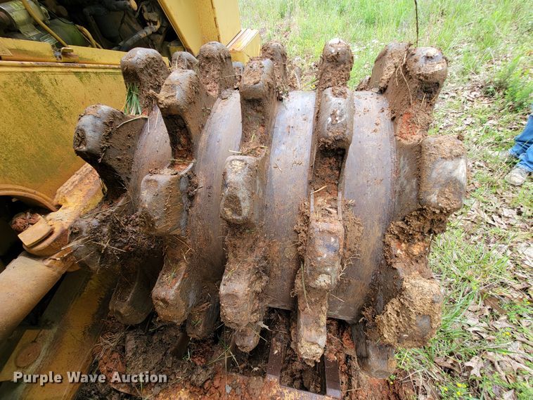 image for item IF9800 1994 Caterpillar 815B  soil compactor