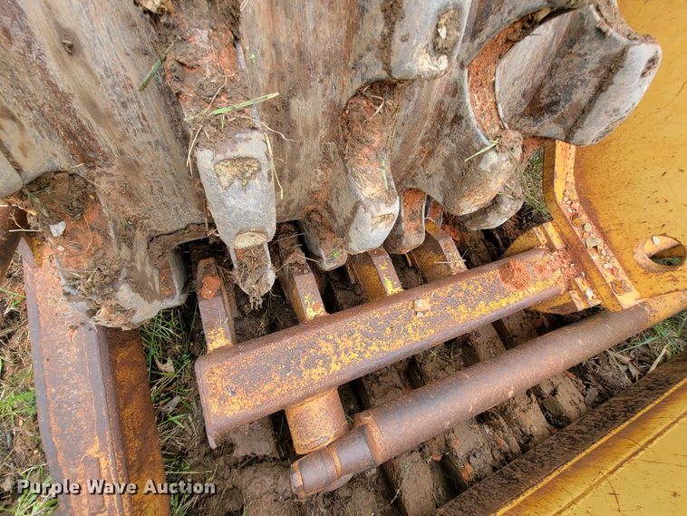 image for item IF9800 1994 Caterpillar 815B  soil compactor