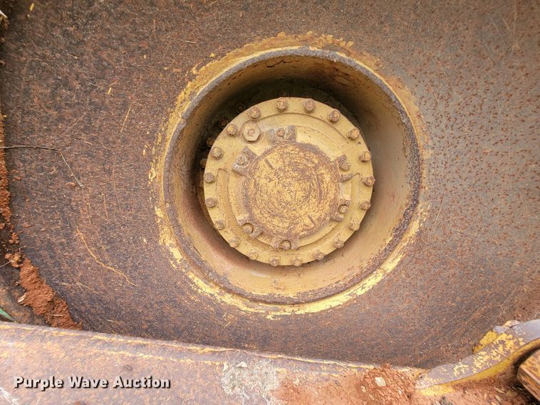 image for item IF9800 1994 Caterpillar 815B  soil compactor