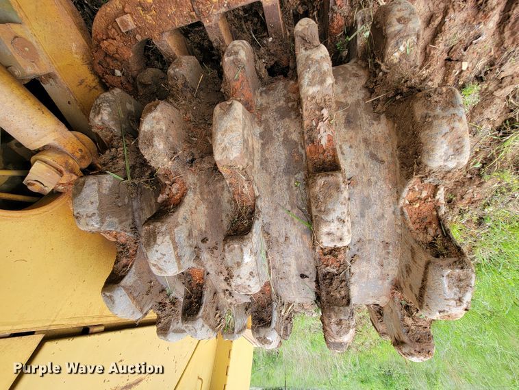 image for item IF9800 1994 Caterpillar 815B  soil compactor