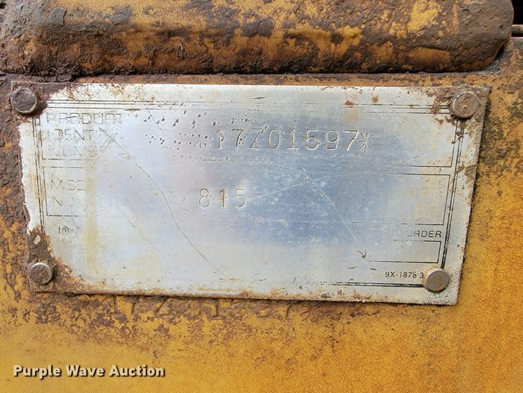 image for item IF9800 1994 Caterpillar 815B  soil compactor