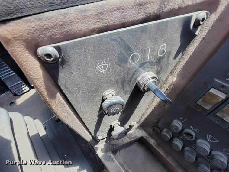 image for item IF9809 1995 Caterpillar 950F-2  wheel loader