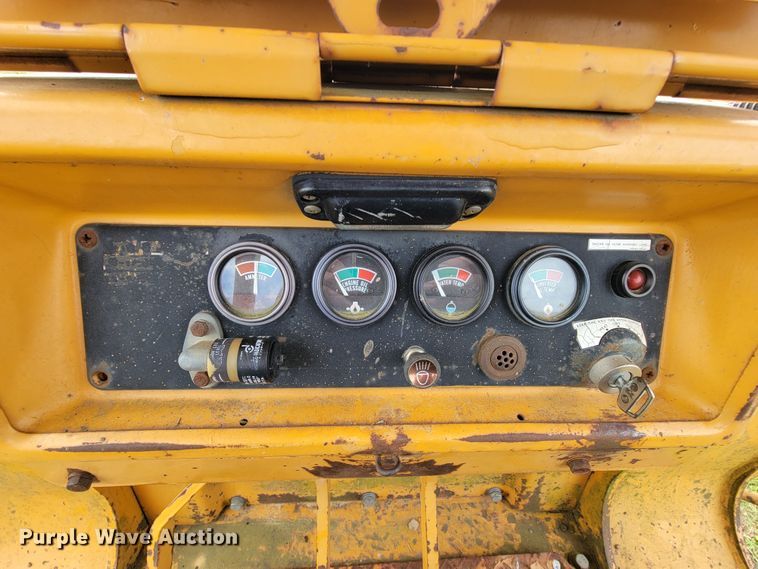 image for item IF9817 1980 Komatsu D57S-1  track loader