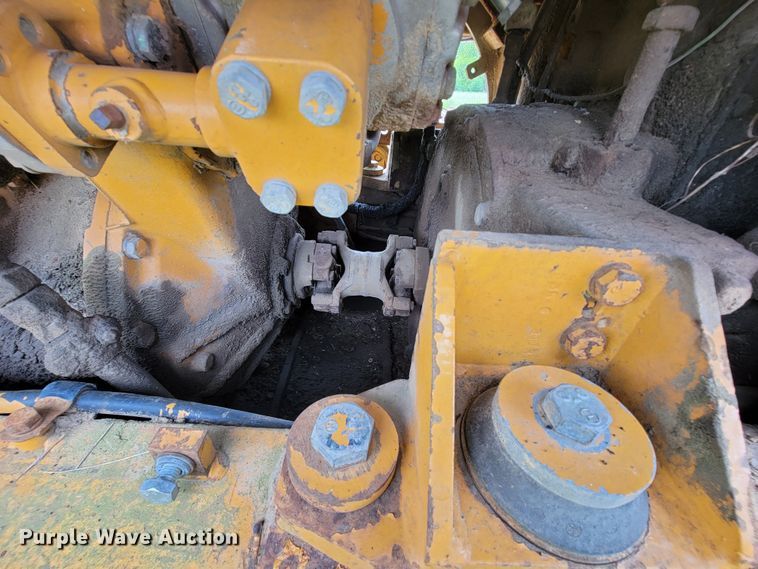 image for item IF9817 1980 Komatsu D57S-1  track loader