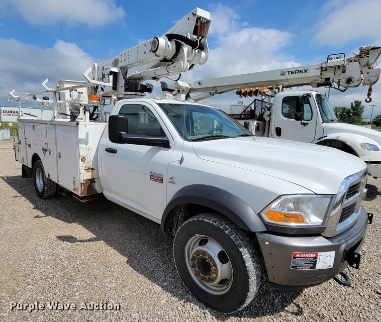 image for item IF9820 2011 Dodge Ram 5500  bucket truck