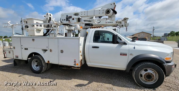 image for item IF9820 2011 Dodge Ram 5500  bucket truck