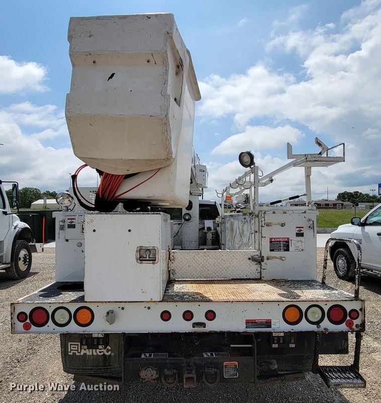 image for item IF9820 2011 Dodge Ram 5500  bucket truck
