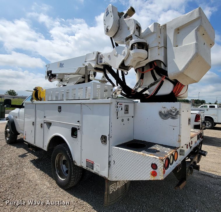 image for item IF9820 2011 Dodge Ram 5500  bucket truck