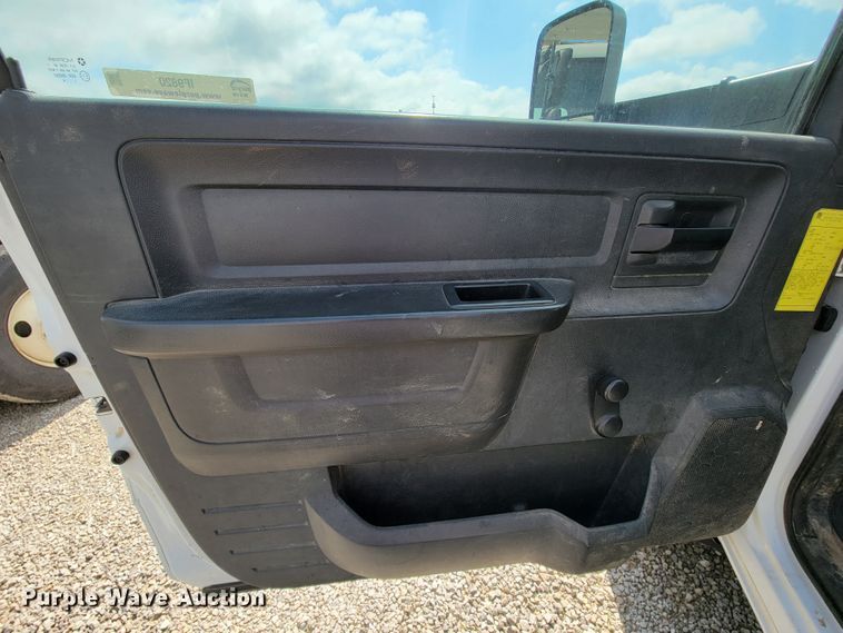 image for item IF9820 2011 Dodge Ram 5500  bucket truck