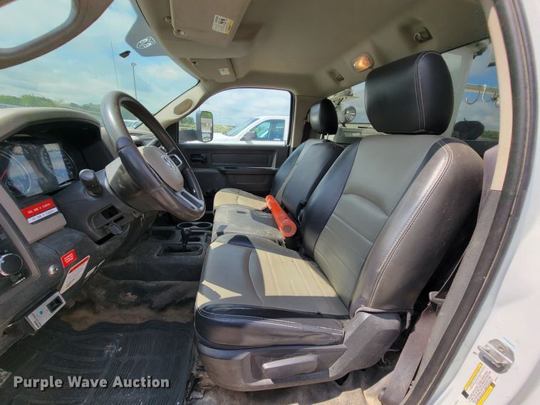 image for item IF9820 2011 Dodge Ram 5500  bucket truck