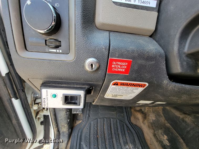 image for item IF9820 2011 Dodge Ram 5500  bucket truck